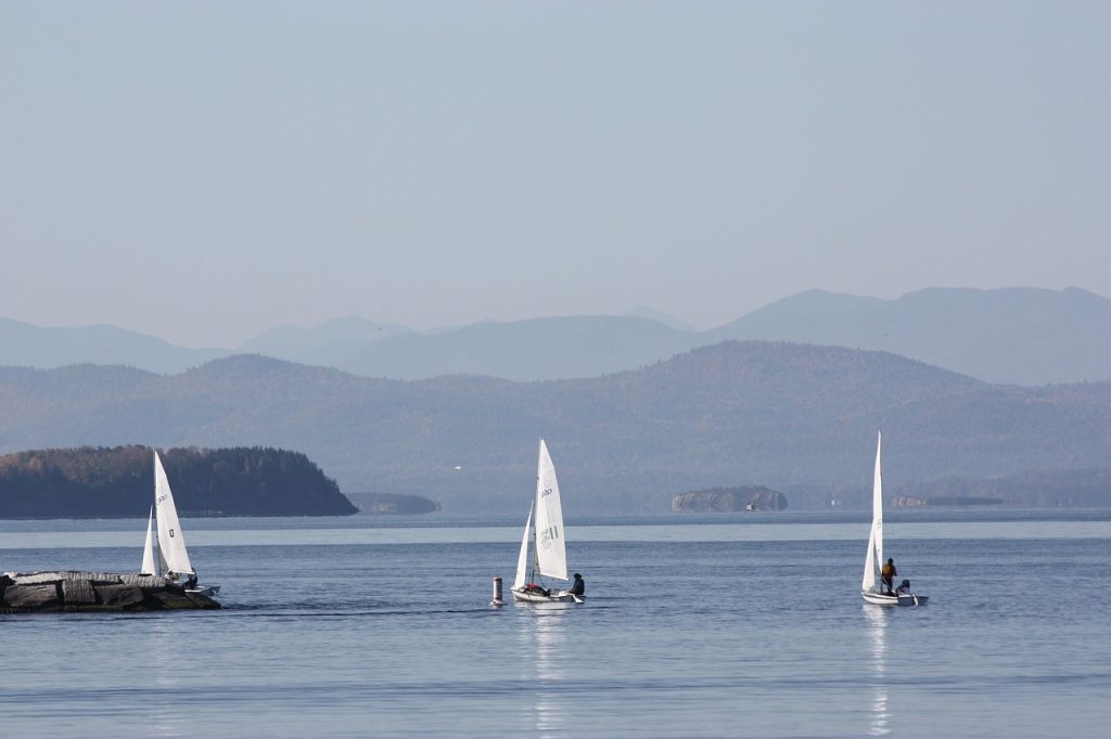 lake-champlain-348308_1280 image of sailboats on lake champlain in vermont